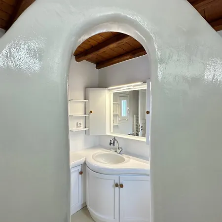 Myconian -7 Min Chora - Center - 130sqm - 4people - 2 - Secured Free Parking,- Elenas Hospitality - Mykonos Town